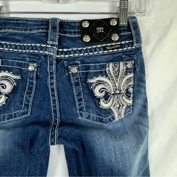 Miss Me Girl’s Fluer De Lis Pocket Design Rhinestone Bling Bermuda Jean Shorts - Picture 5 of 10